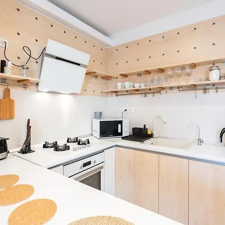 Vivando - Scandic Ap E - Parking * Bucharest